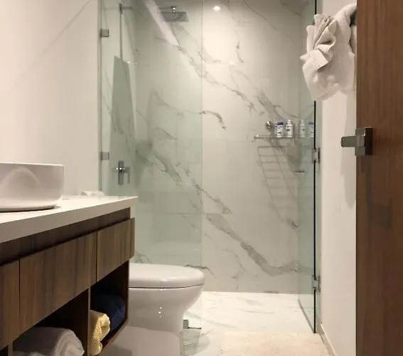 Mistiq Largest Ph With Gym, Club Shuttle & Fast Wifi Apartment