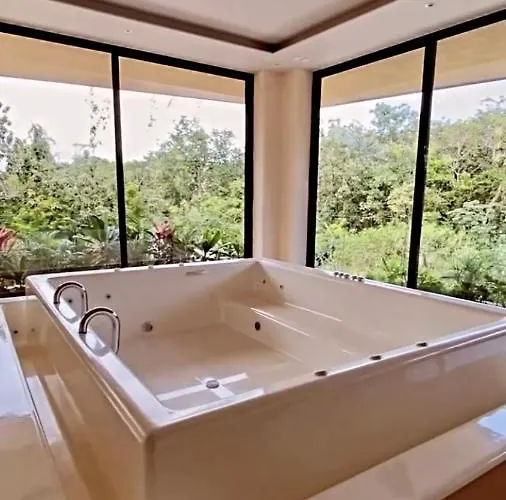Mistiq Largest Ph With Gym, Club Shuttle & Fast Wifi Apartment Tulum