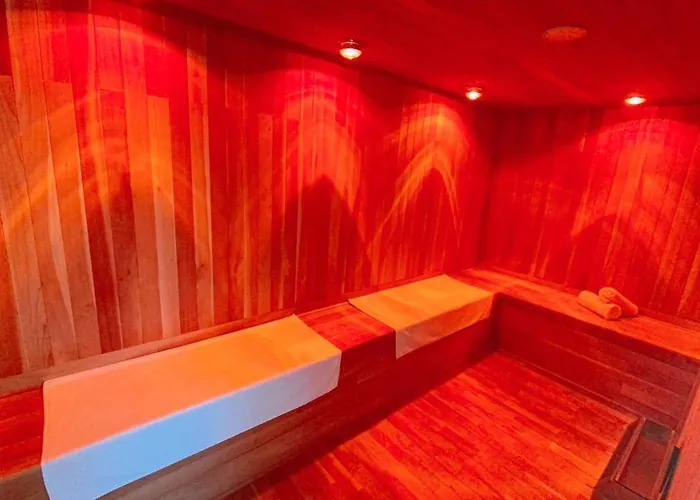 Mistiq Largest Ph With Gym, Club Shuttle & Fast Wifi