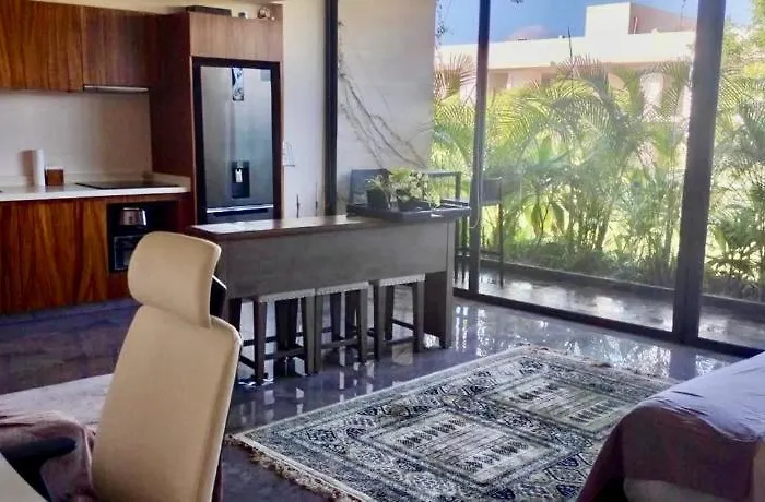 Mistiq Largest Ph With Gym, Club Shuttle & Fast Wifi Apartment